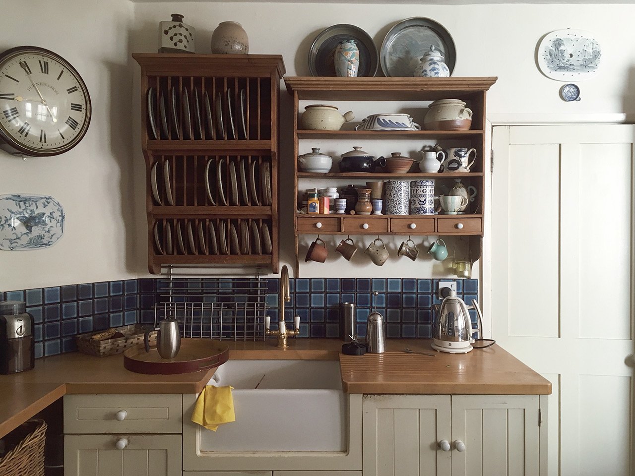 Vintage stílusban berendezett konyha